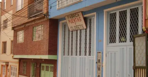 FABRICA PUERTES Y CLOSETS MUEBLES FABRICA PUERTES Y CLOSETS MUEBLES